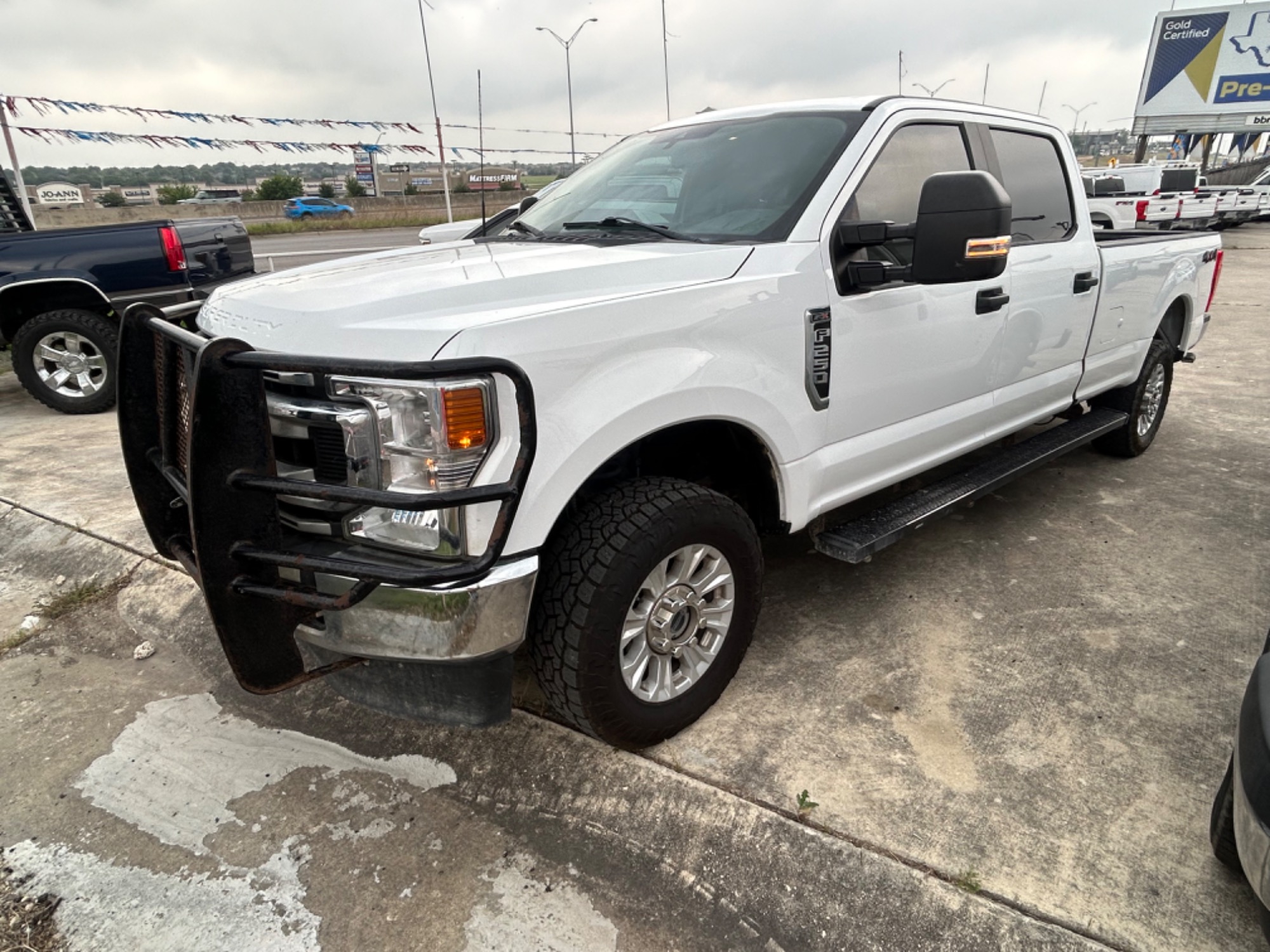 photo of 2022 Ford F-250 SD STX Crew Cab 4WD